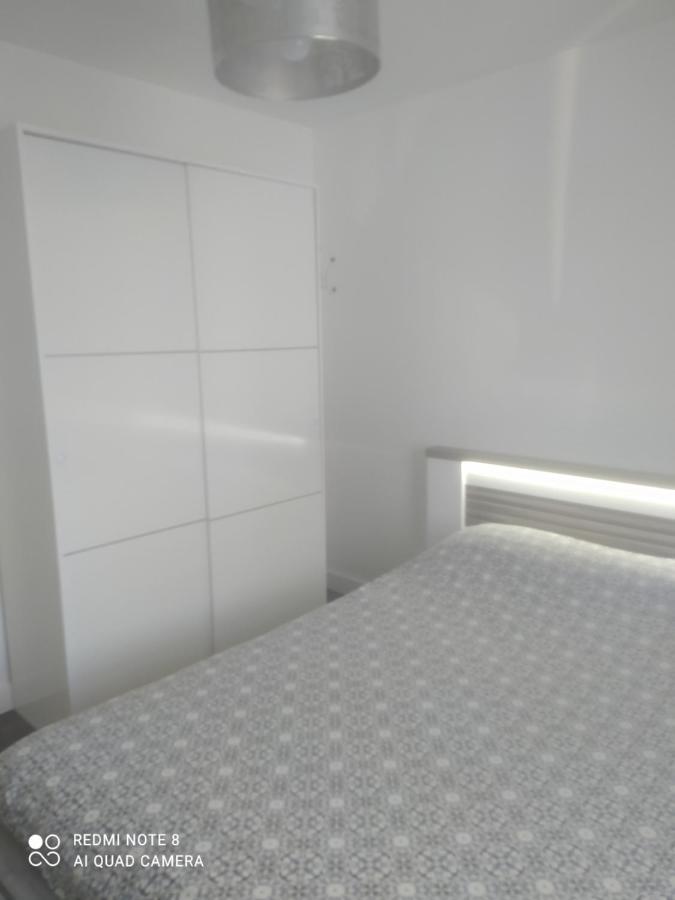 Chambre D'Hotes Chez Sandrine Guîtres Esterno foto