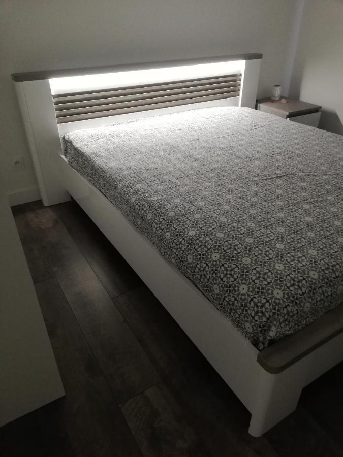 Chambre D'Hotes Chez Sandrine Guîtres Esterno foto